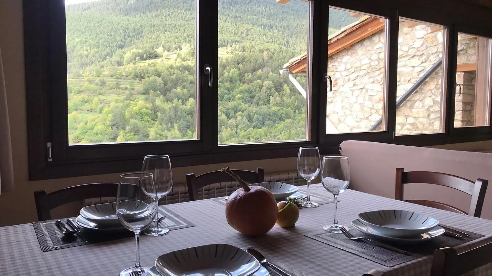 Cal Roseto Guest House Aransa Spain